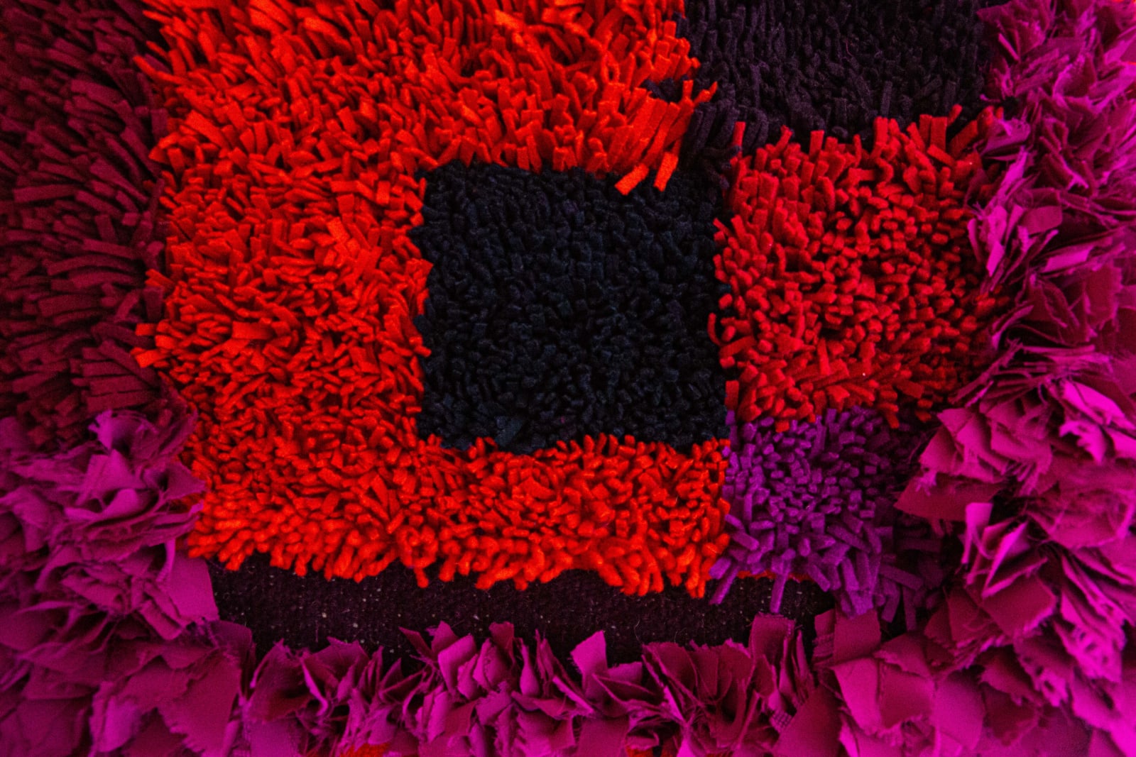 Mina Abouzahra, Bloody female - Fruit of the Loom