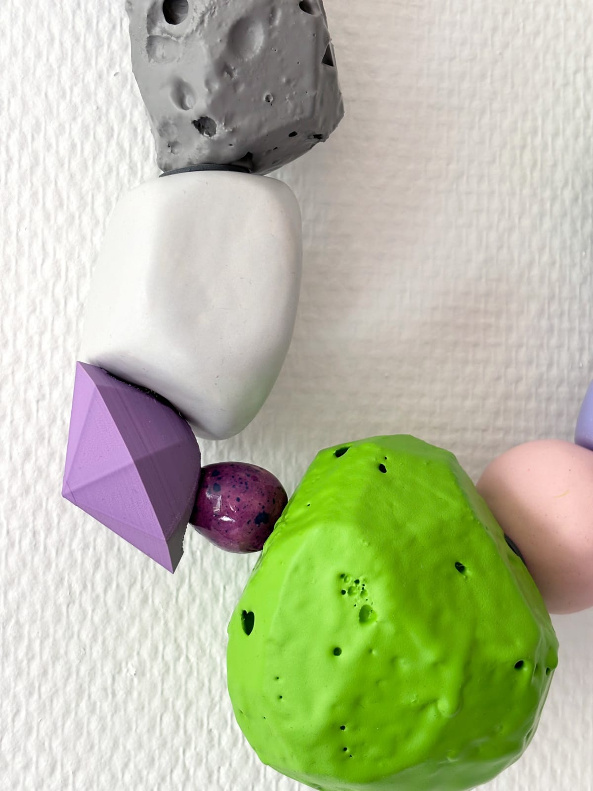 Rinske van den Heuvel, Adornment in green and purple