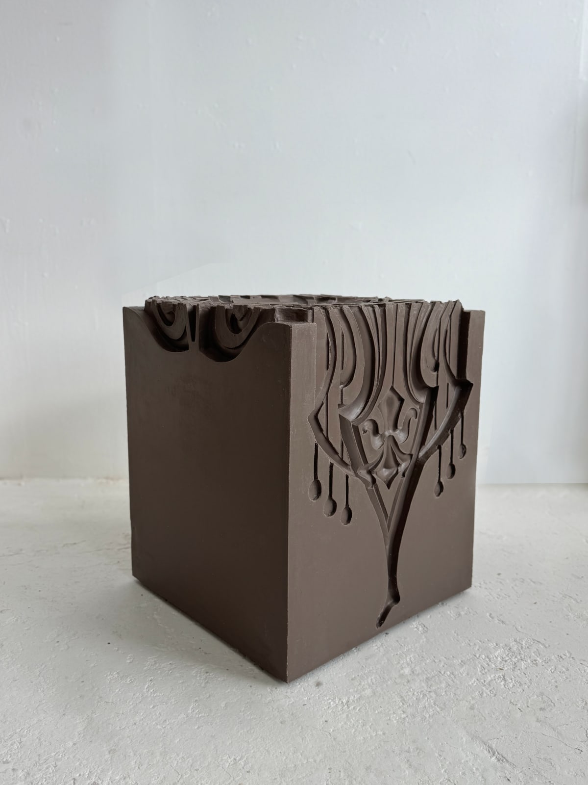 Nynke Koster, Art Deco (Darkbrown), 2025