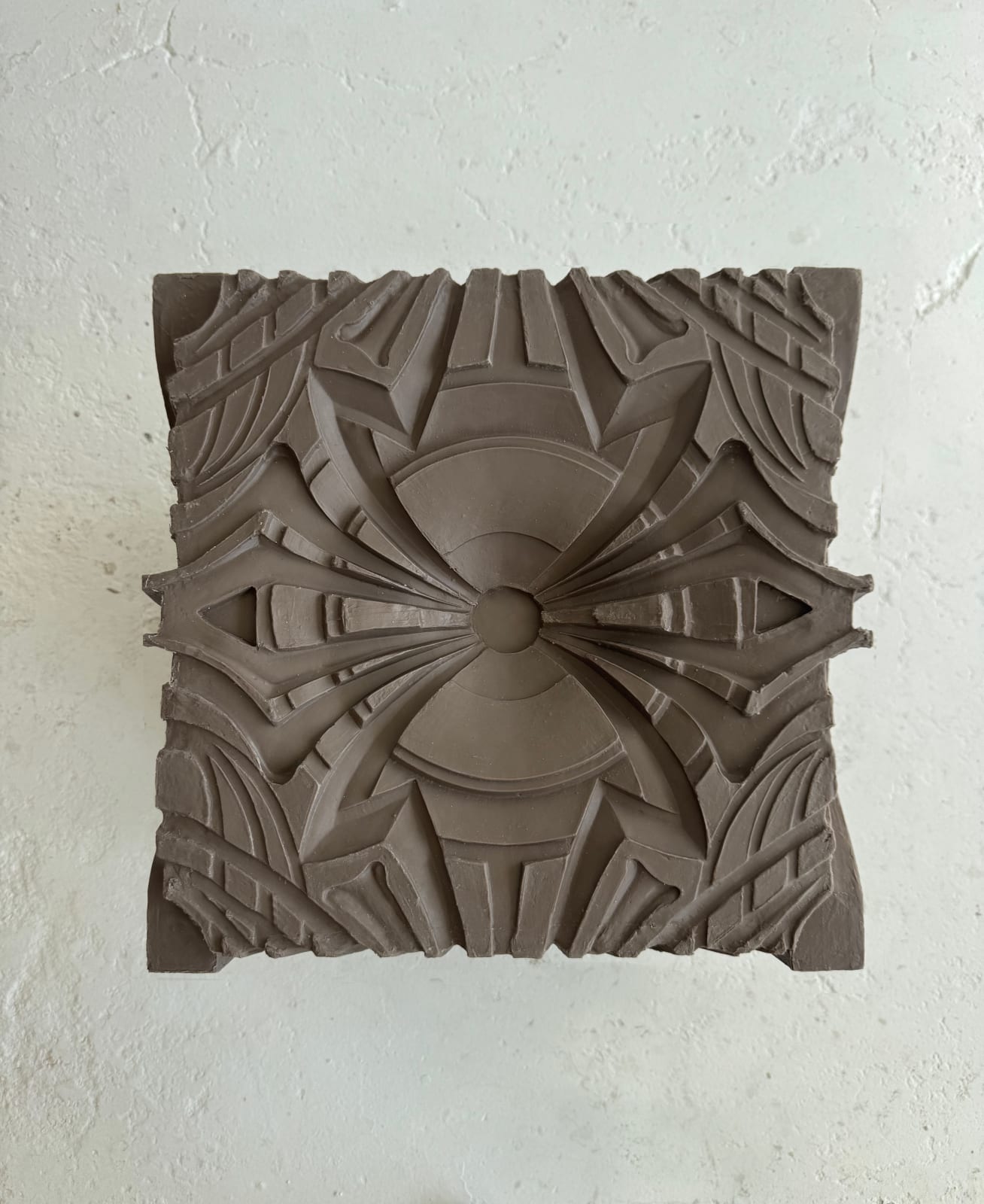 Nynke Koster, Art Deco (Darkbrown), 2025