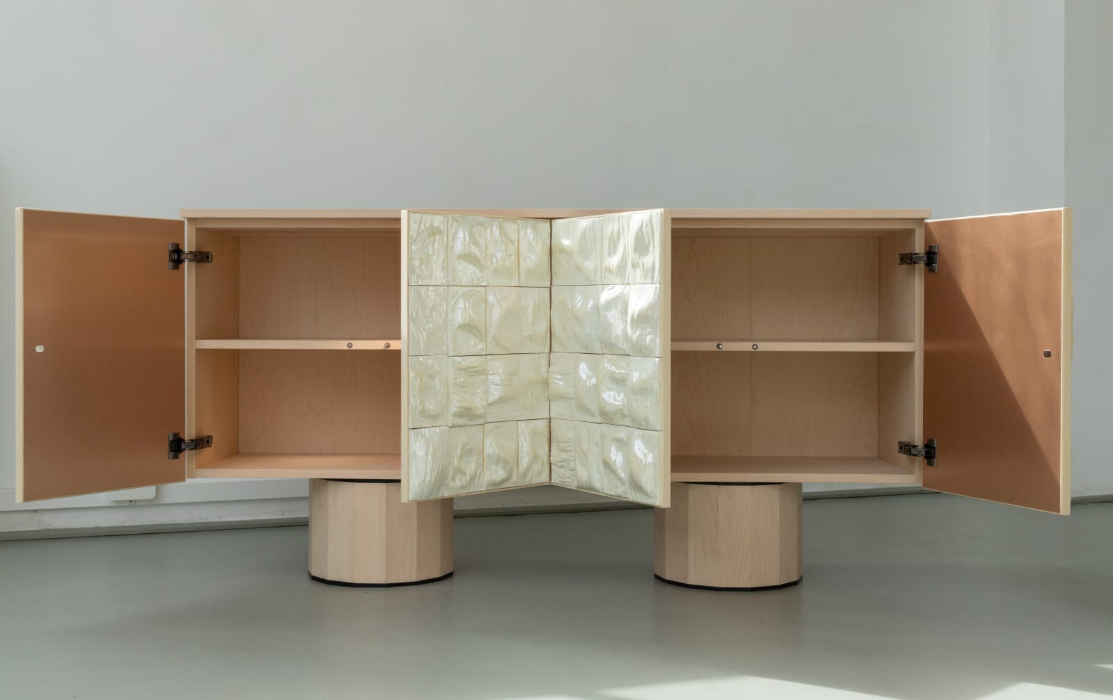 REM Atelier, Mother of pearl