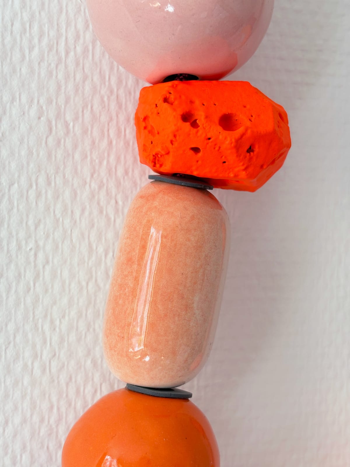 Rinske van den Heuvel, Adornment in pink and orange