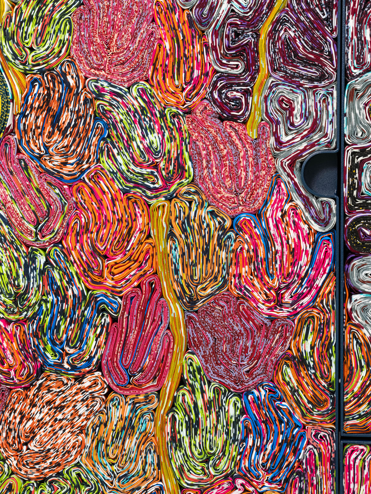 Simone Post, Highlander Column by Night