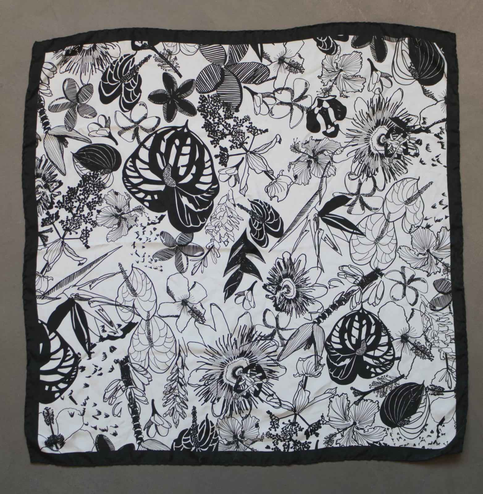 Lola van Praag, Shawl