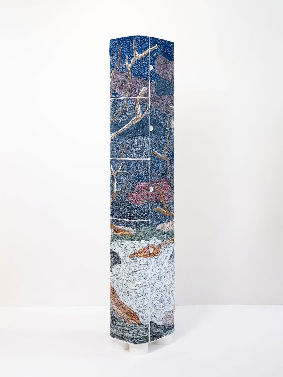 Simone Post, Frozen mists column, 2025