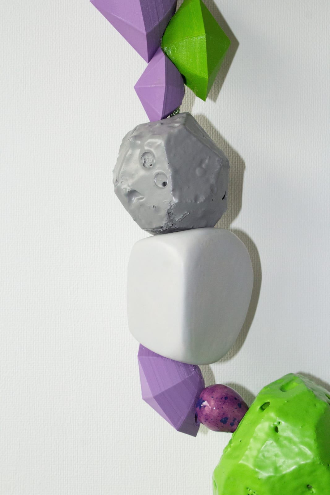 Rinske van den Heuvel, Adornment in green and purple