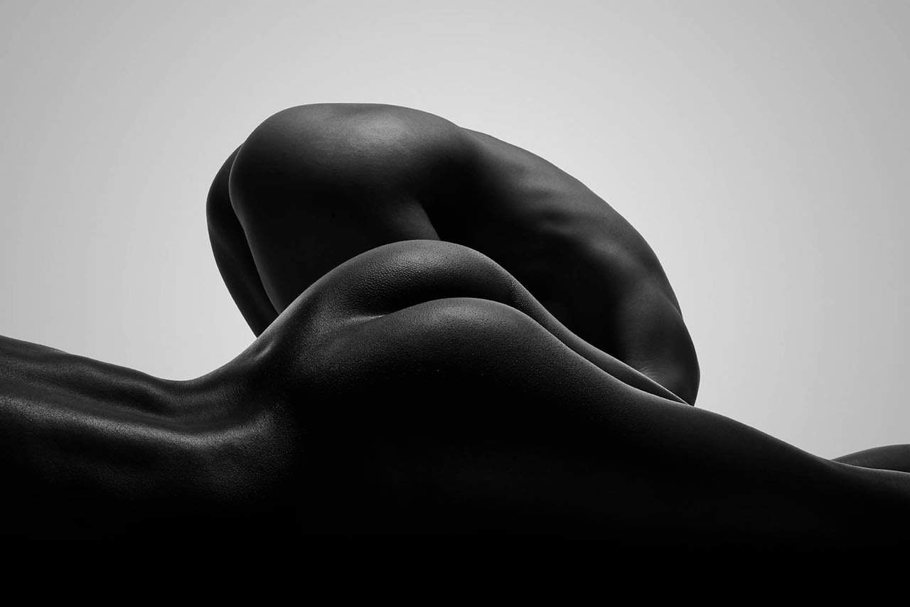 Carli Hermès, Buttocks 3