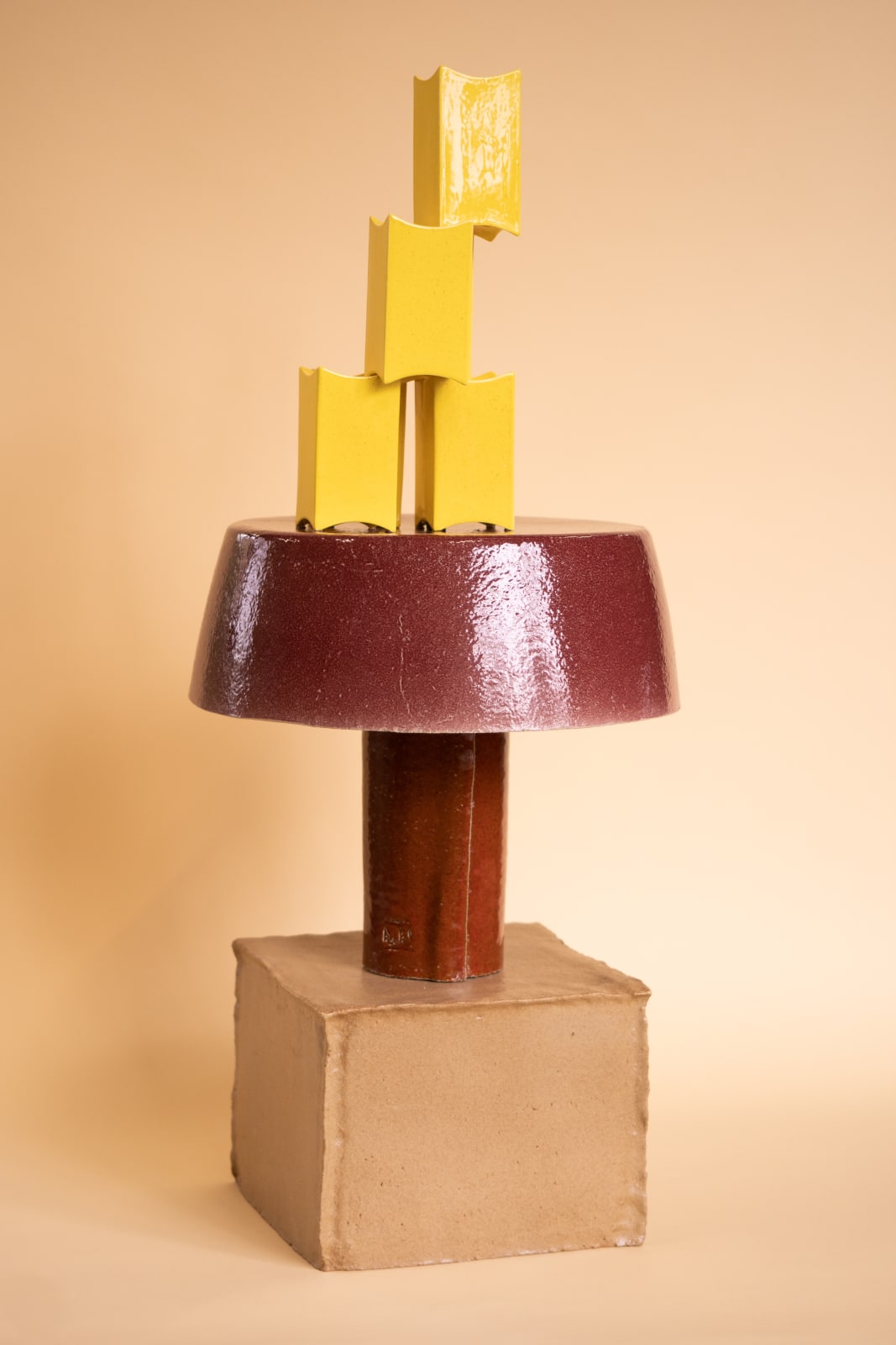 Kiki van Eijk, Ceramic Totems - Yellow Rythm