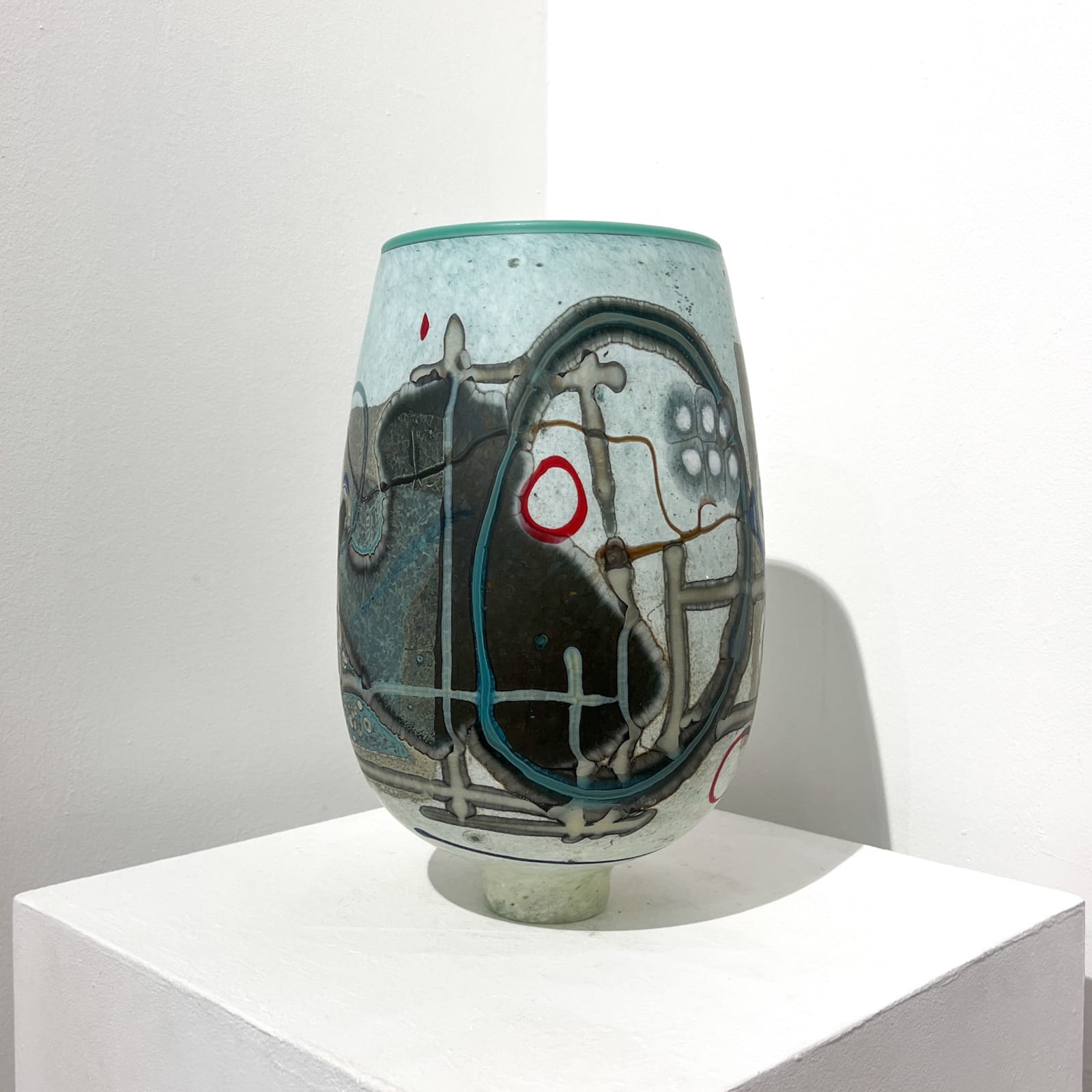 Anne Clifton, Vetrograph: Intrigue, 2025