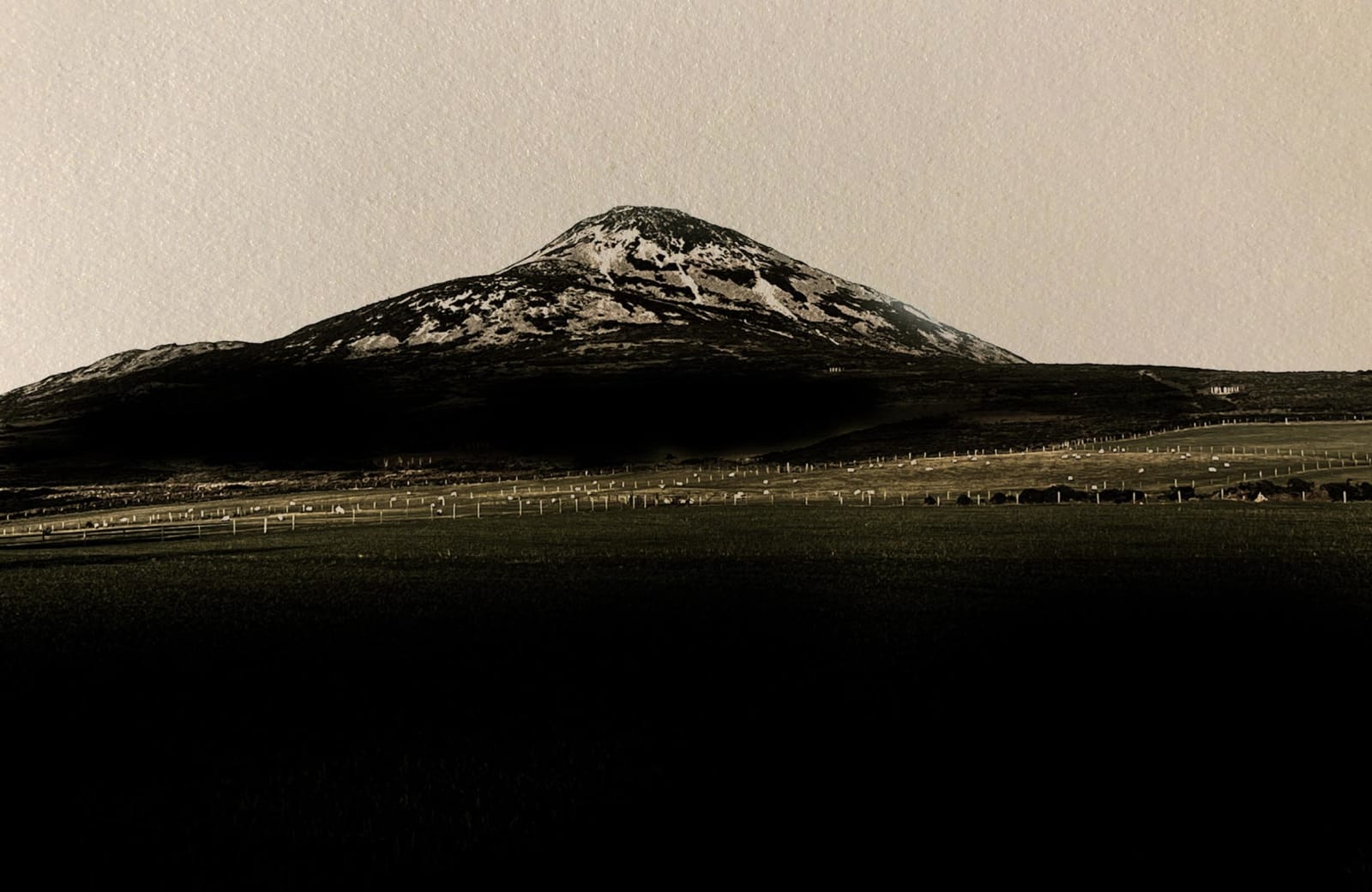 Linda Plunkett, A Gathering Stillness #32