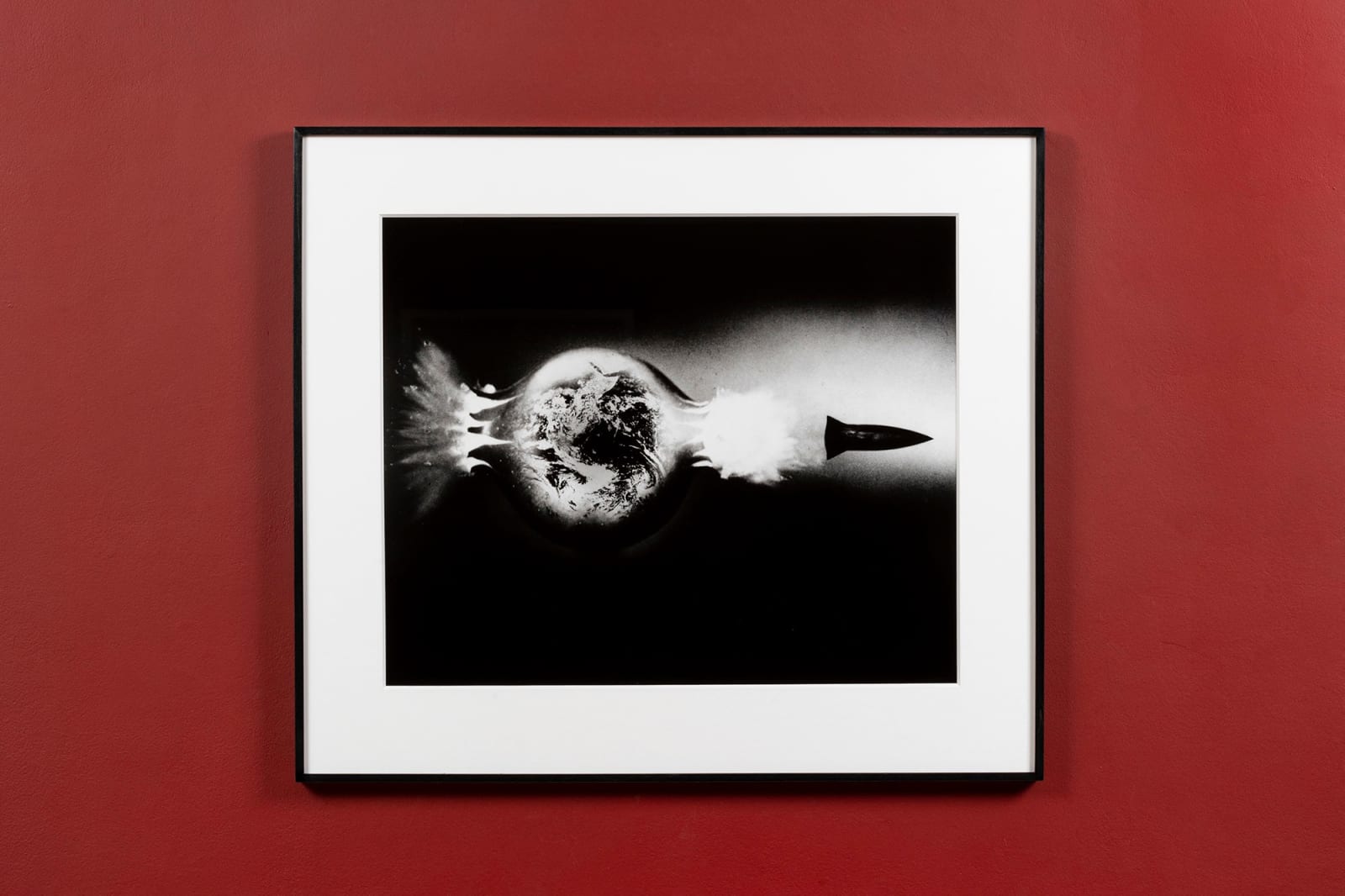 Peter KENNARD, Earth 3, 1988