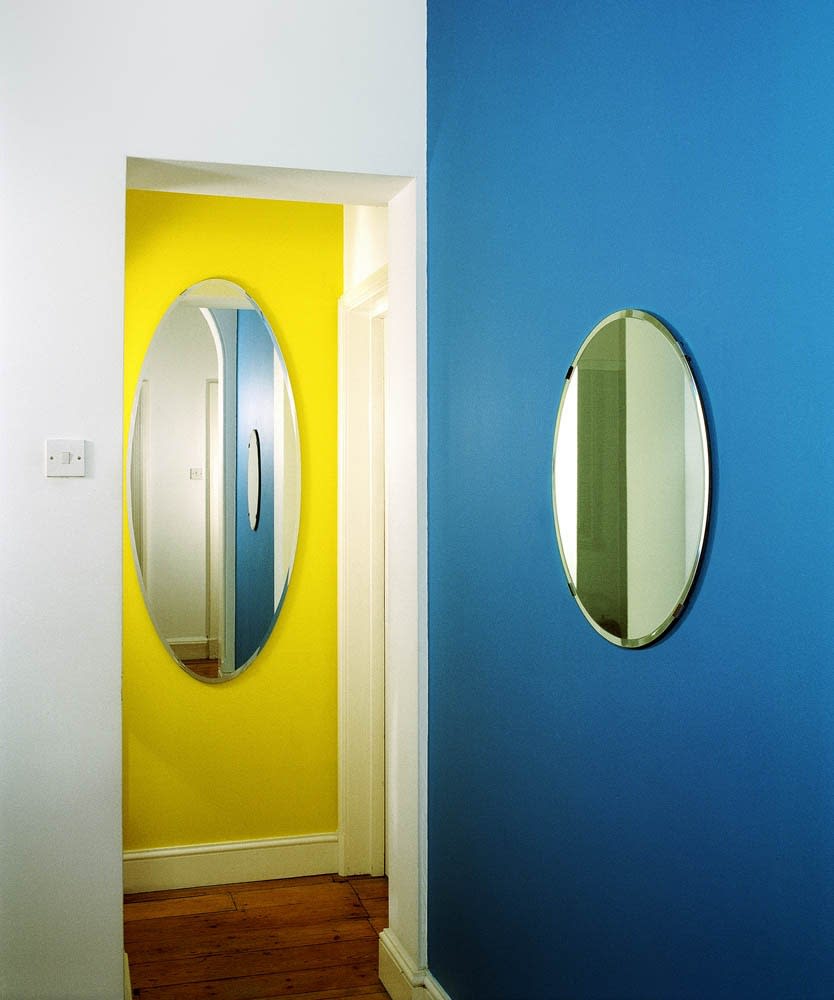 John HILLIARD, Oval And Circle - Two Elliptical Reflections On Not Being In The Room (1), 2013