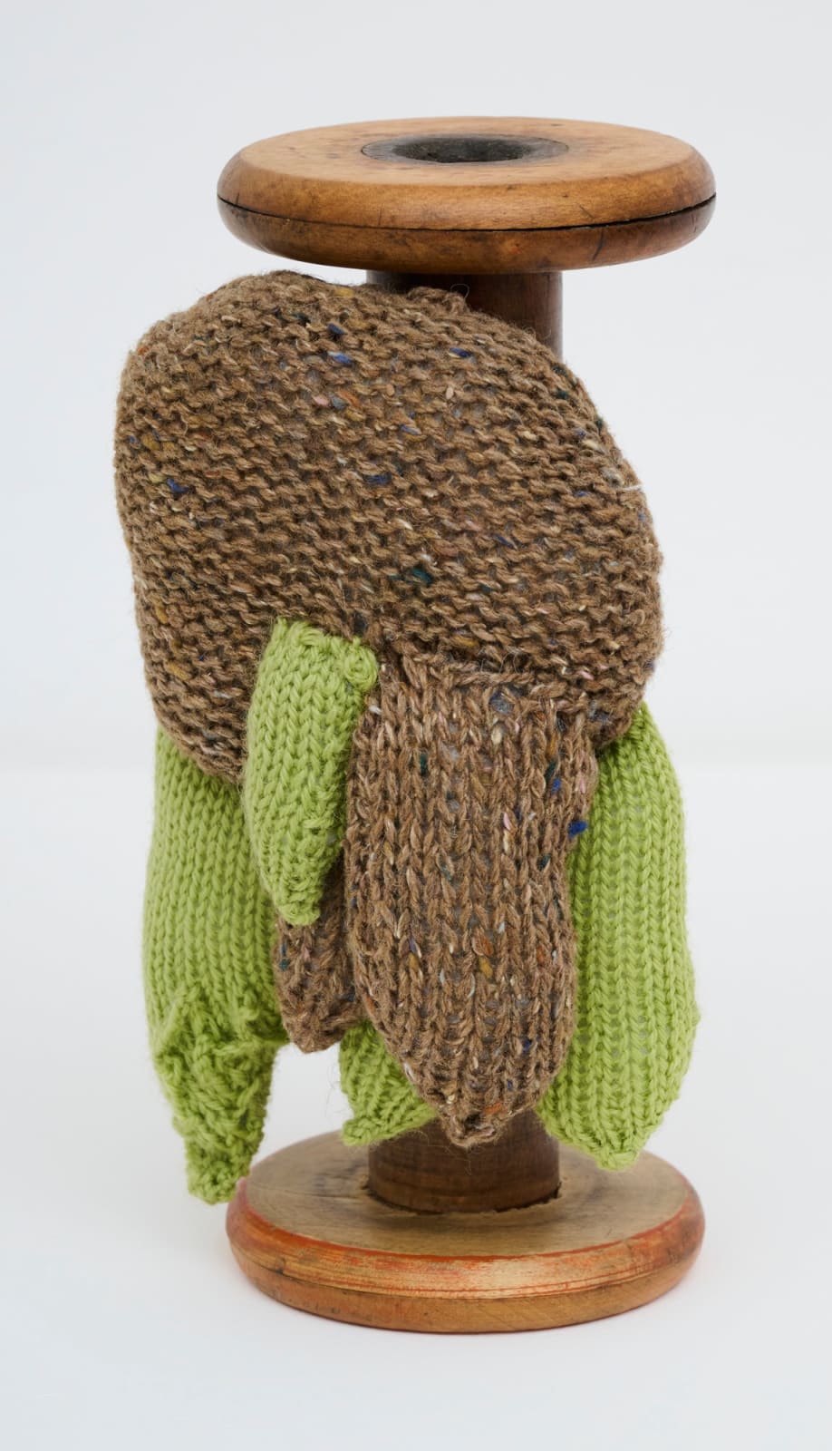 Koushna NAVABI, Untitled (Green and Olive), 1993, spool addition 2021