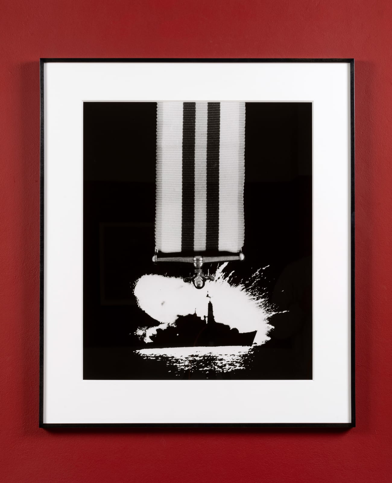 Peter KENNARD, Decoration, 1983