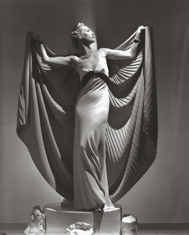 Horst P. Horst, Helen Bennett 'Cape', 1936