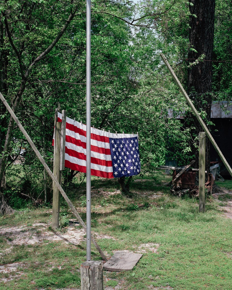 Jeff Brouws, Upside Down American flag, North Carolina, 1991 / 2024