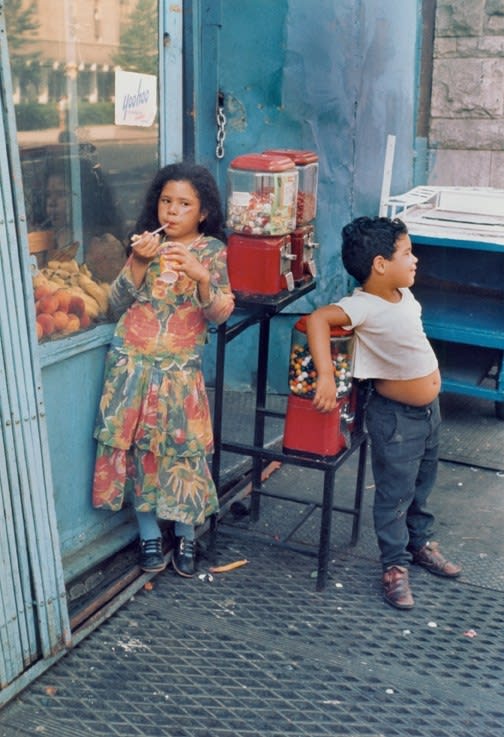 Helen Levitt, Untitled (Children with Gumball Machines), New York City, New York, 1971