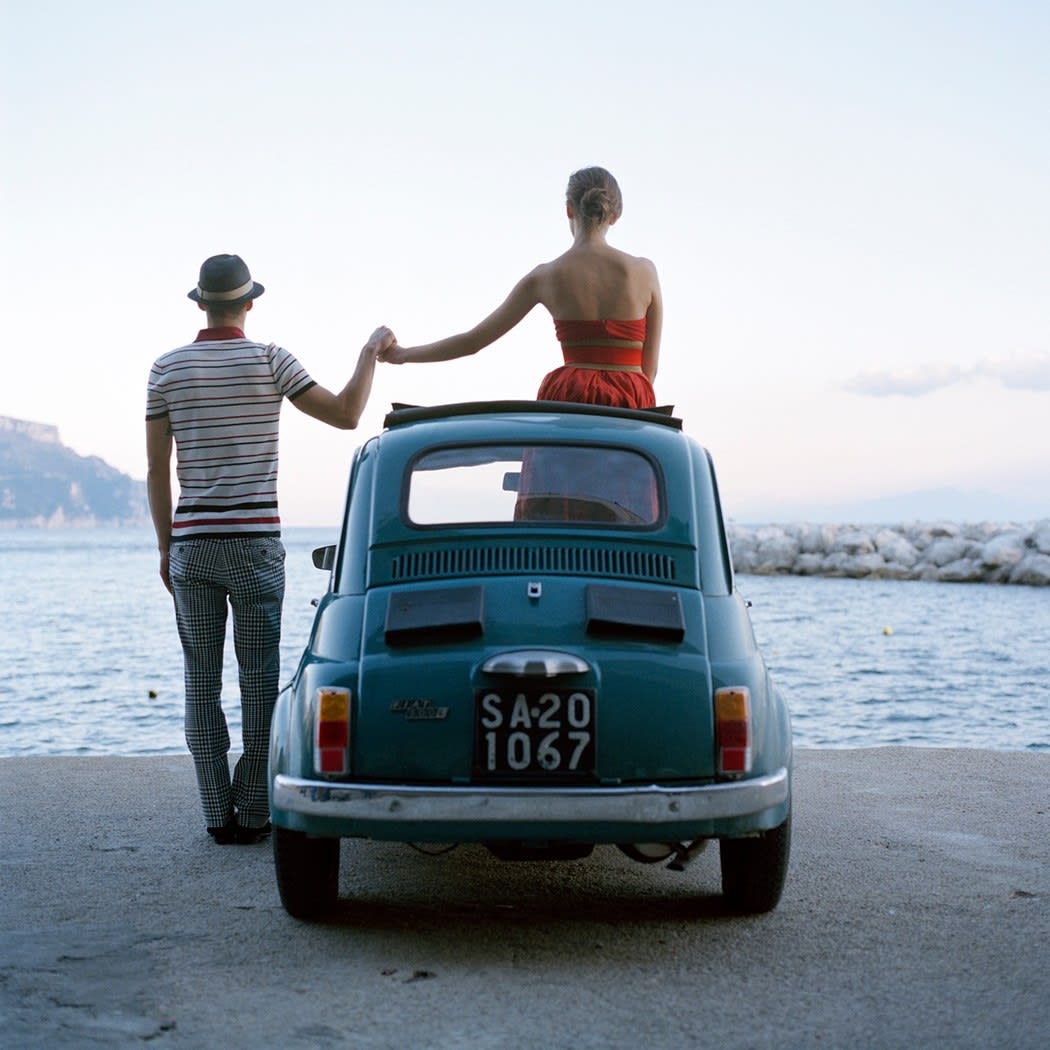 Rodney Smith, Saori & Mossimo holding hands, Amalfi, Italy, 2007