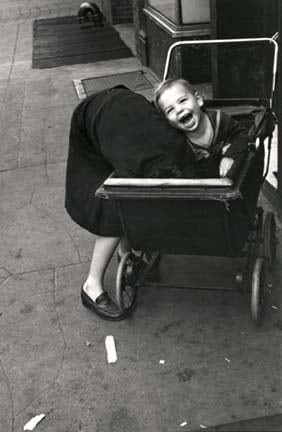 Helen Levitt, Laughing Baby in Carriage, 1942