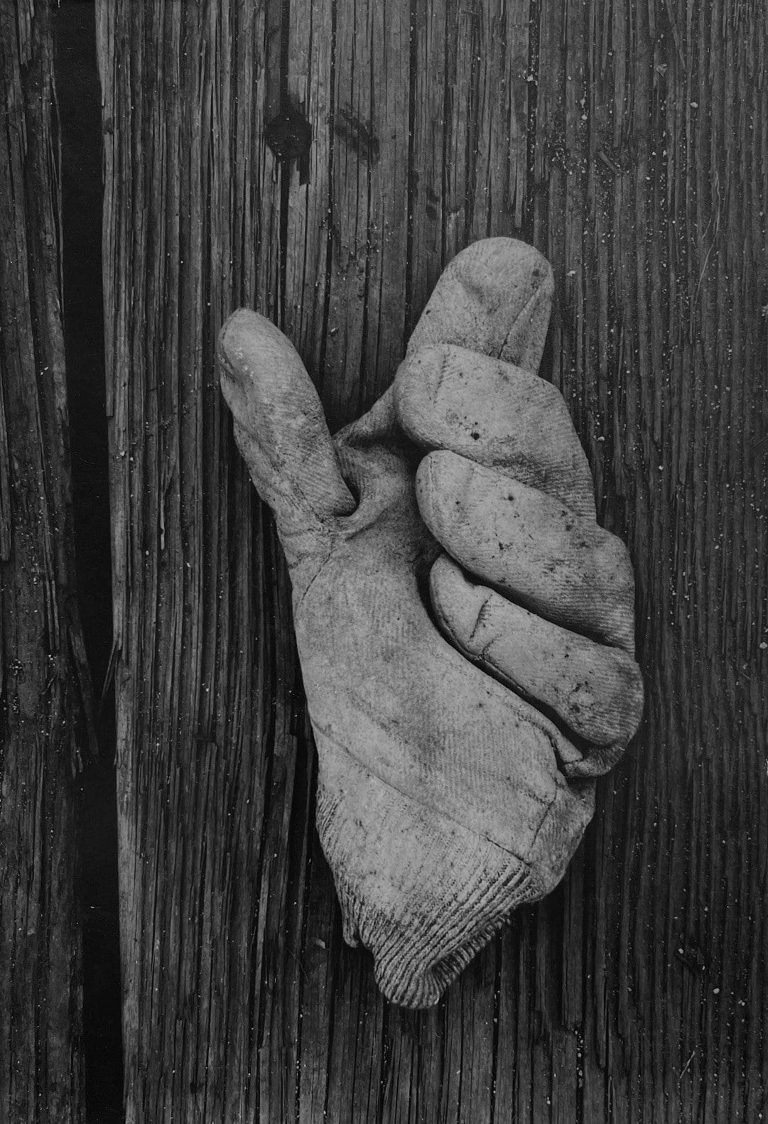 Aaron Siskind, Gloucester I H (Glove), 1944/1956