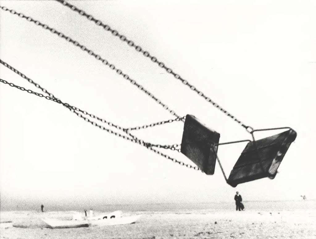 Mario Giacomelli, Swings, carousel