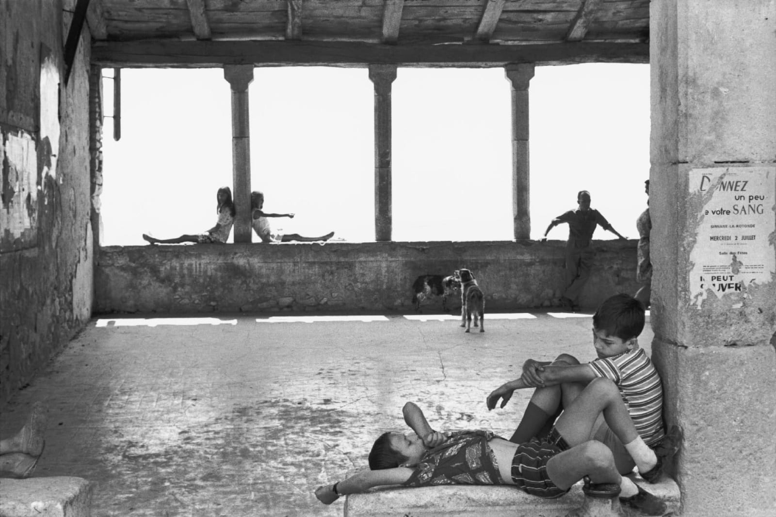 Henri Cartier-Bresson, Simiane-La-Rotonde, France, 1969