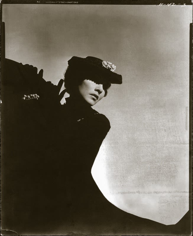 Horst P. Horst, Eve March for Vogue, December 30 ('Suzy Hat'), 1935