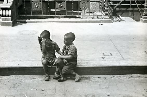Helen Levitt, Untitled, New York (two boys sitting on sidewalk)