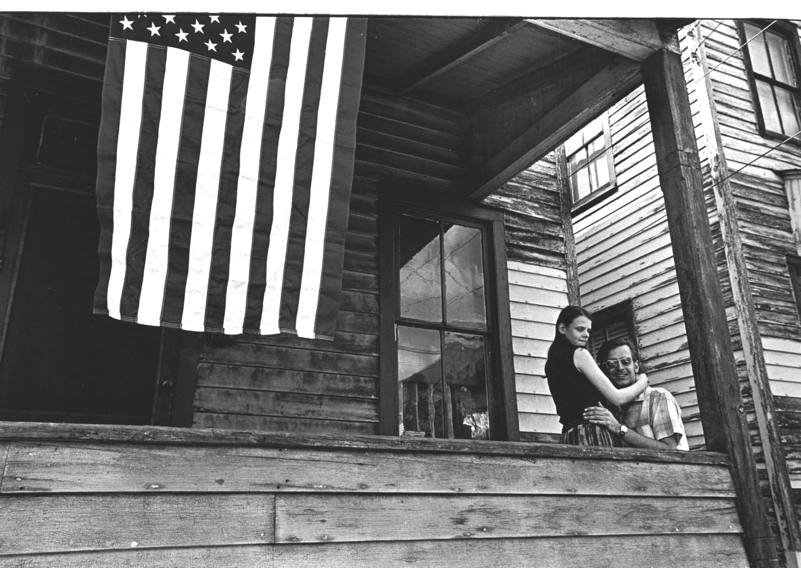 Mark Cohen, Couple and flag, June, 1970