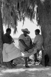 Constantine Manos, Daufuskie Island, South Carolina (3 women under a tree), 1952