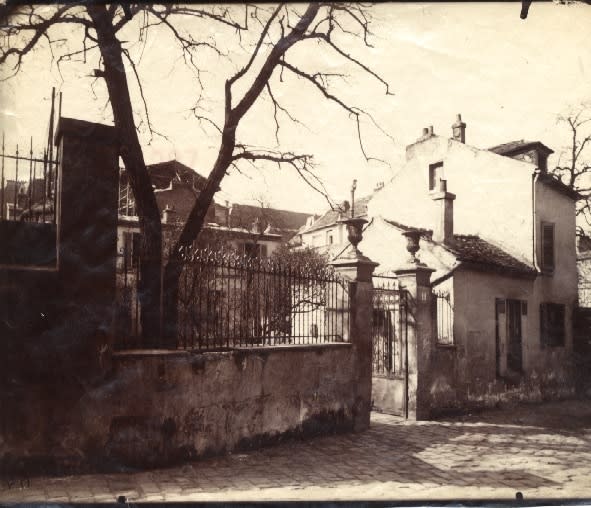 Eugene Atget, Montmarte-111 Rue de Girardou, ca. 1923