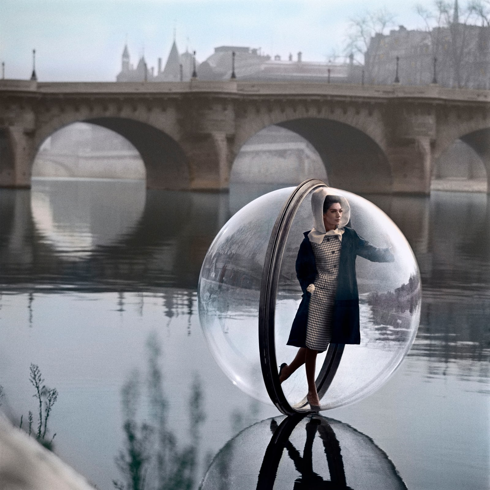 Melvin Sokolsky, Bubble on Seine II, 1963