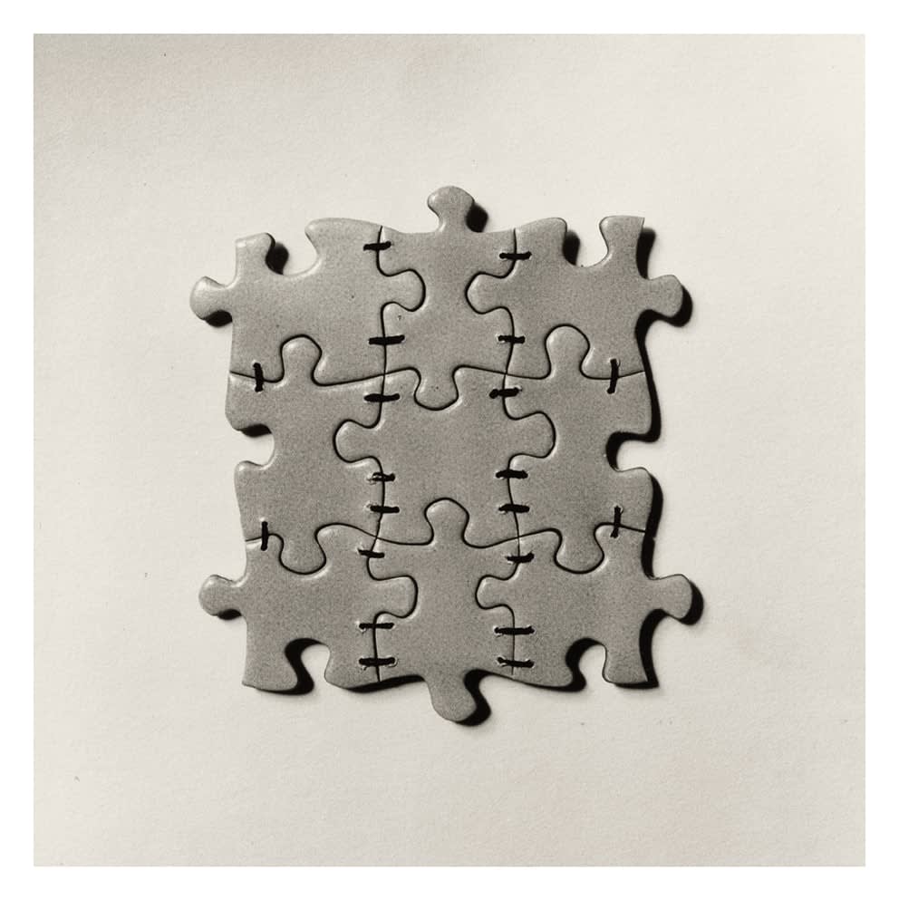 Chema Madoz, Puzzle Grapas, 1999