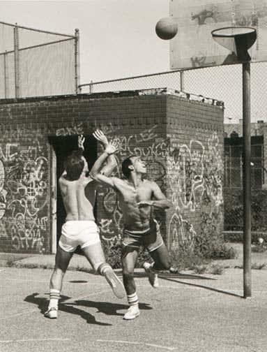 Helen Levitt, Untitled, Brooklyn (basketball), 1982