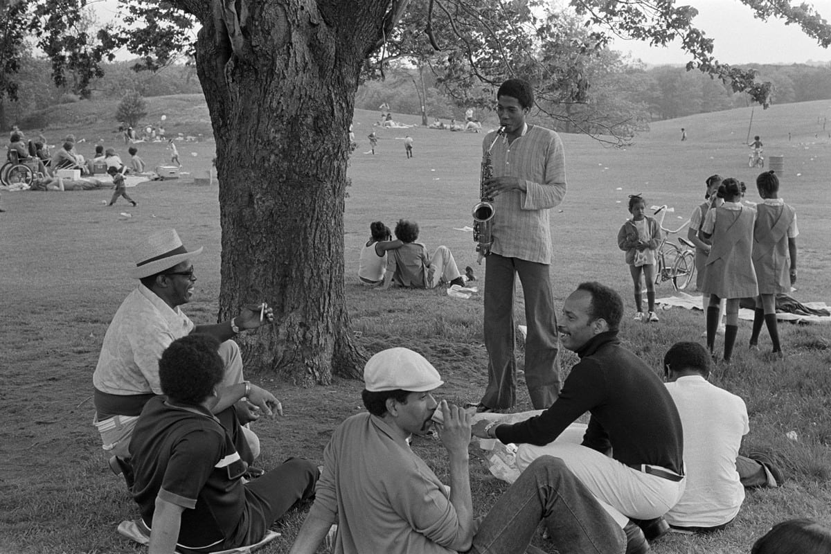 Constantine Manos, Sunday Afternoon Gathering of Friends, Franklin Park, Boston, Massachusetts, 1976