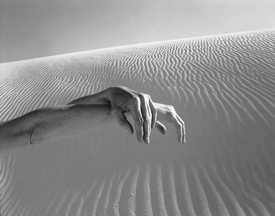 Arno Rafael Minkkinen, White Sands, New Mexico, 2000