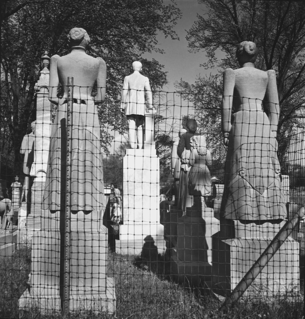 Walker Evans, Woodbridge Monument, Mayfield, Kentucky, c. 1945