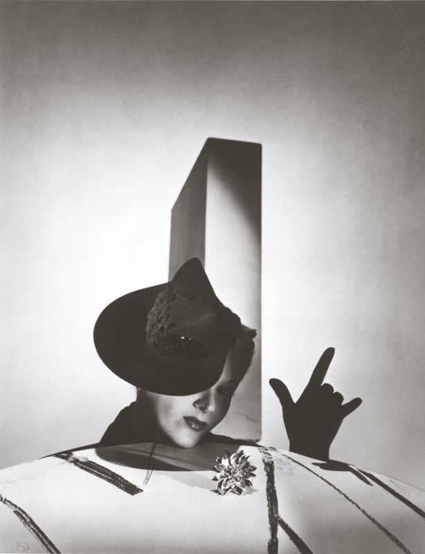 Horst P. Horst, 'I Love You' Sign, Lisa Fonssagrives, Balenciaga/Suzy Hat, Paris, 1937