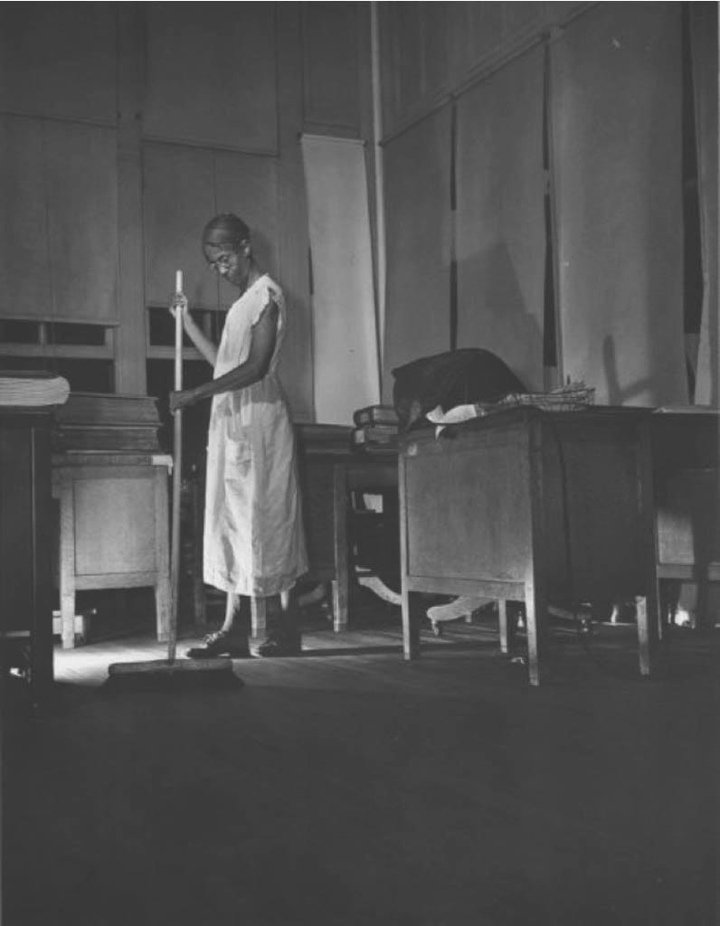 Gordon Parks, Ella Watson Sweeping (01.007), 1942/2021