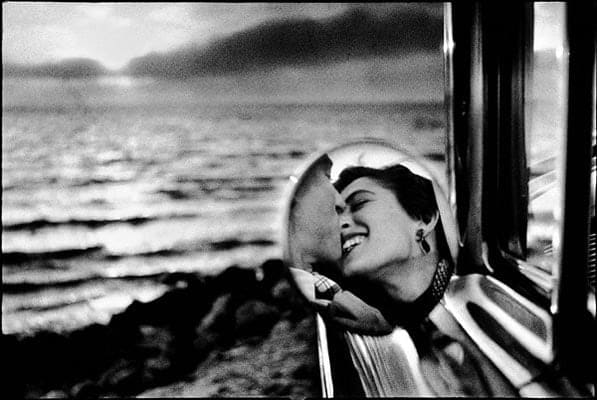 Elliott Erwitt, Santa Monica, California (California kiss), 1955