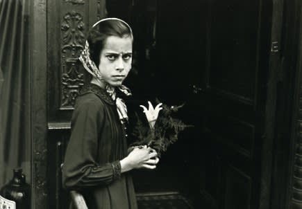 Helen Levitt, Untitled, New York (girl with lily), 1940