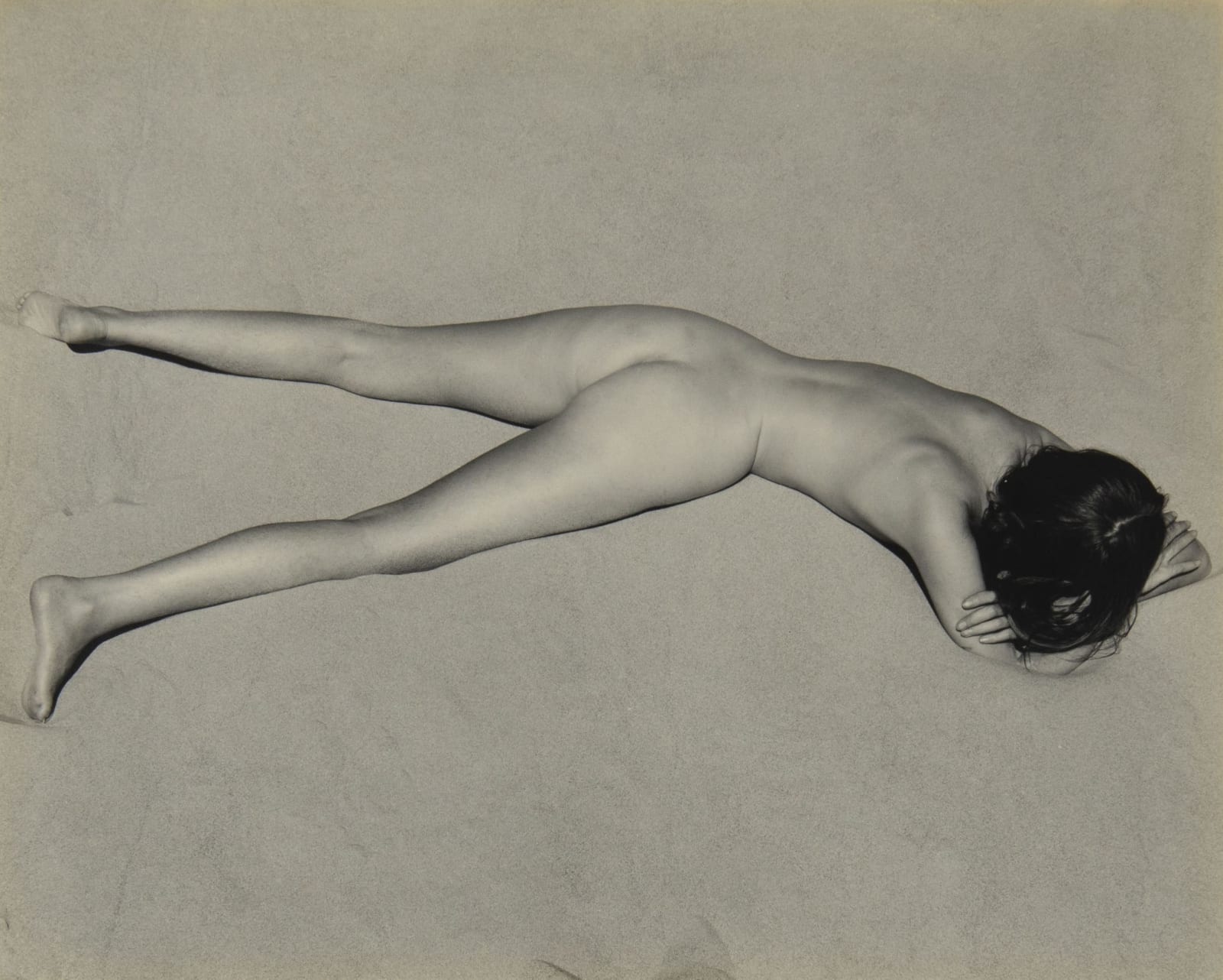 Edward Weston, Nude on Sand, Oceano (Charis, dunes) 237N, 1936