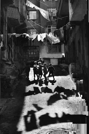 Sebastião Salgado, Turkey (children playing in alley), 1999/2001