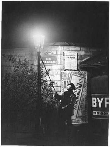 Brassai, L'allumeur du bec de gaz, Boulevard Edgar Quinet, 1932