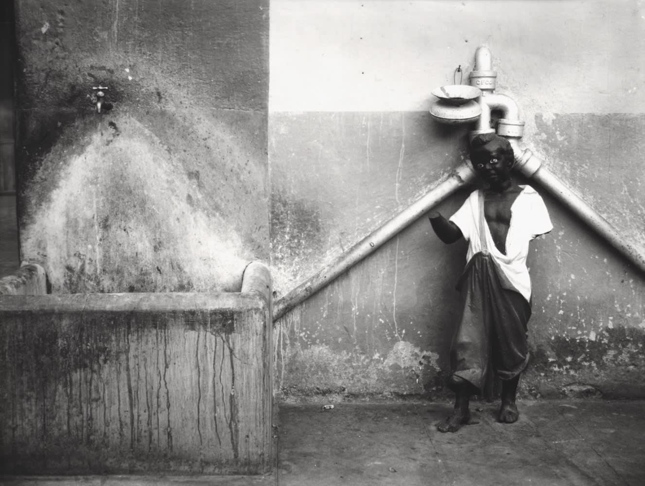 Walker Evans, Water Fountain, Havana, 1932