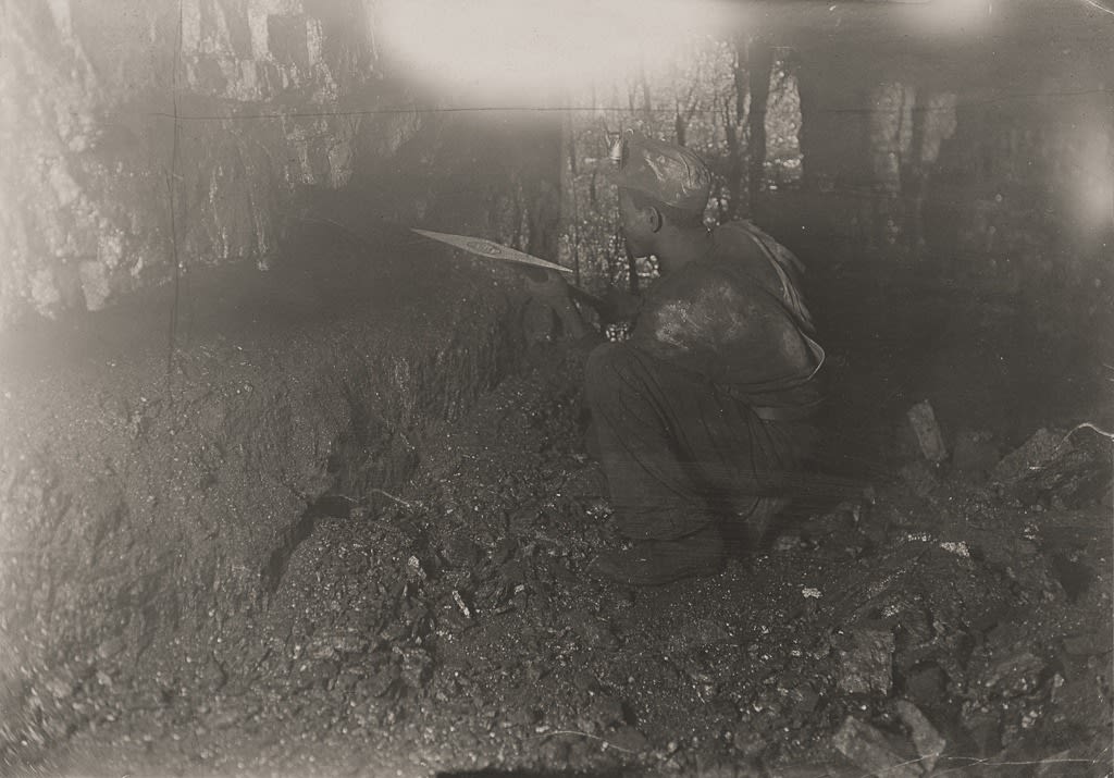 Lewis Wickes Hine, Miner Picking Coal Out of Narrow Seam, Brown Mine, Brown, West Virginia, September, 1908