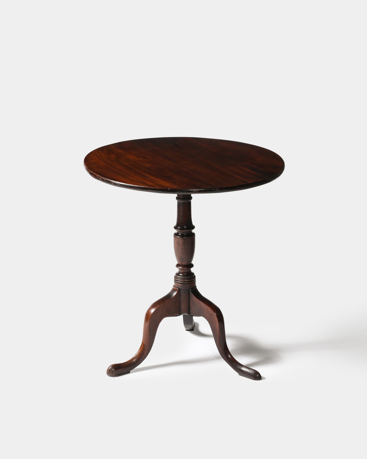 Tilt-Top Round Table