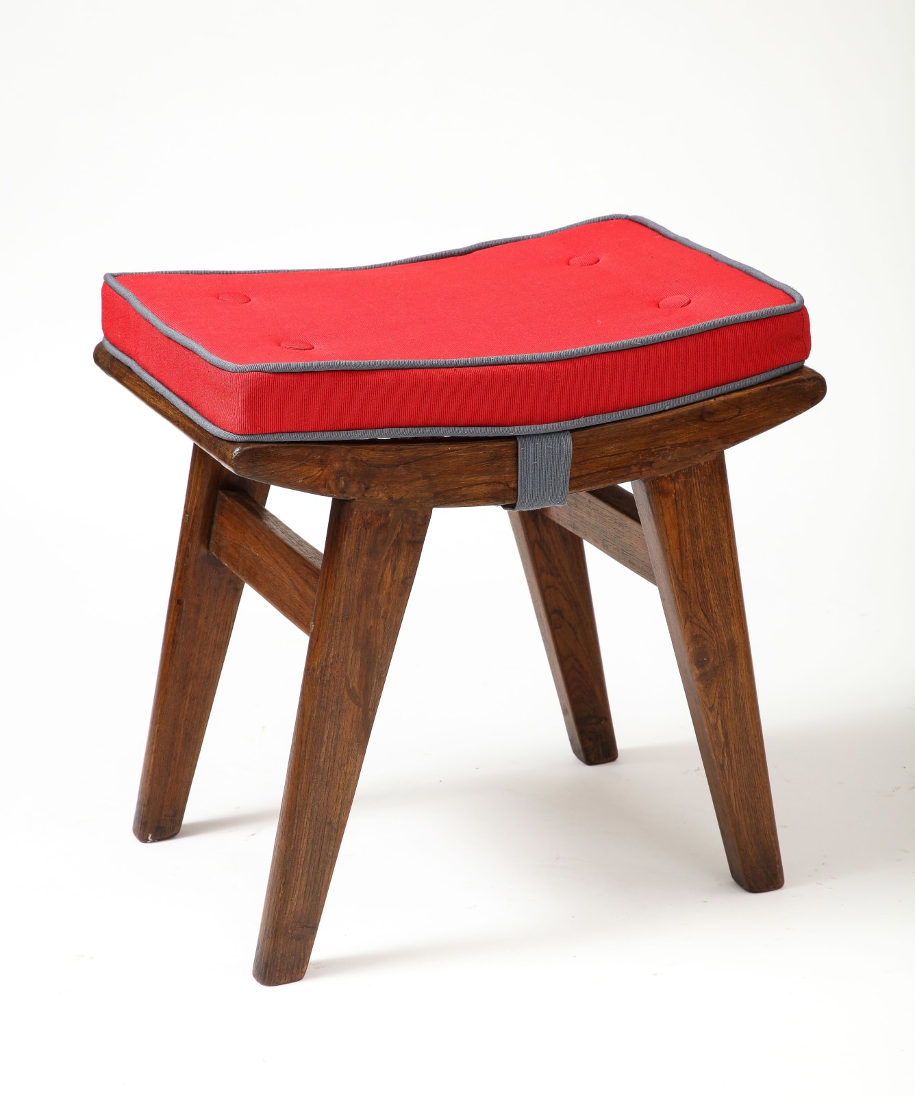 Pierre Jeanneret, Stool