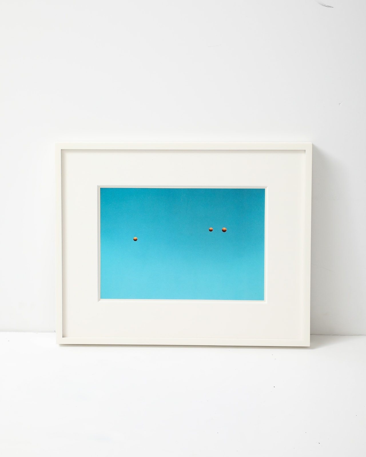 John Baldessari, Throwing Three Balls in the Air to Get a Straight Line Best of 36 Attempts