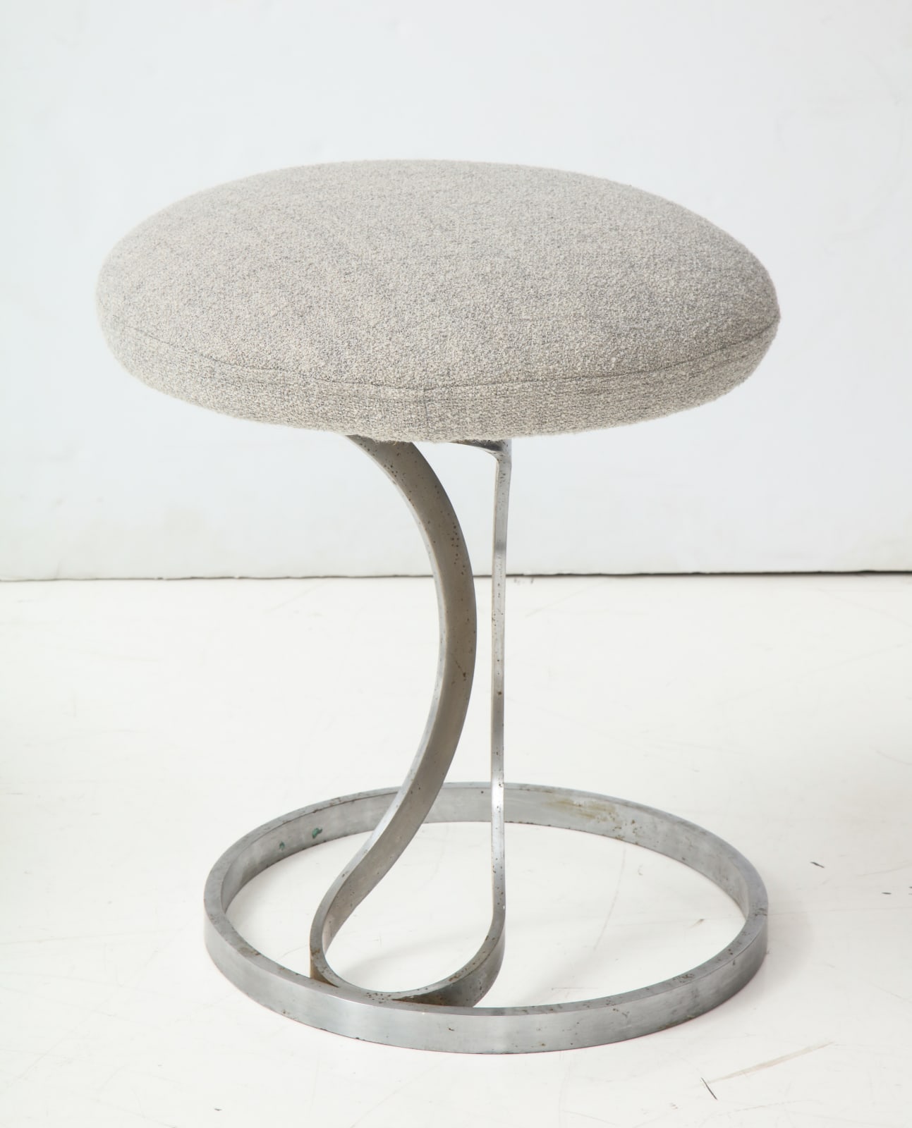 Boris Tabacoff, Stool